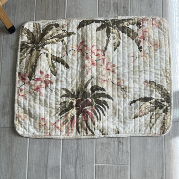 2 Tommy Bahama Bonny Cove standard shams quilted tropical palm cottom green pink - Picture 1 of 14